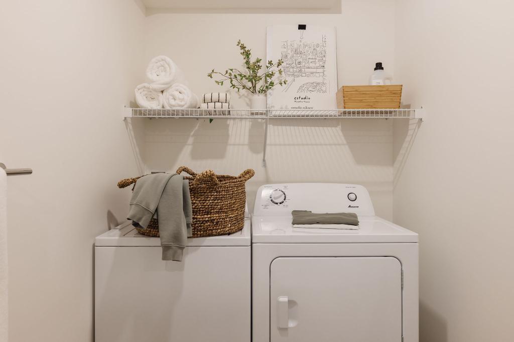 IMMEUBLE NEUF - Électros (5), wifi, a/c, stationnement (1) inclus - 3 1/2 ET 4 1/2 neufs à louer - Saint-Jérôme