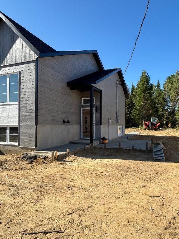 5 1/2 avec garage à louer à St-Côme