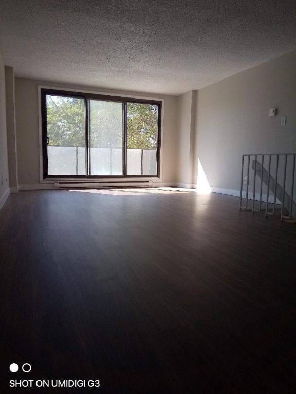 3 CH - 1 SDB - Longueuil - $2,040 /mo