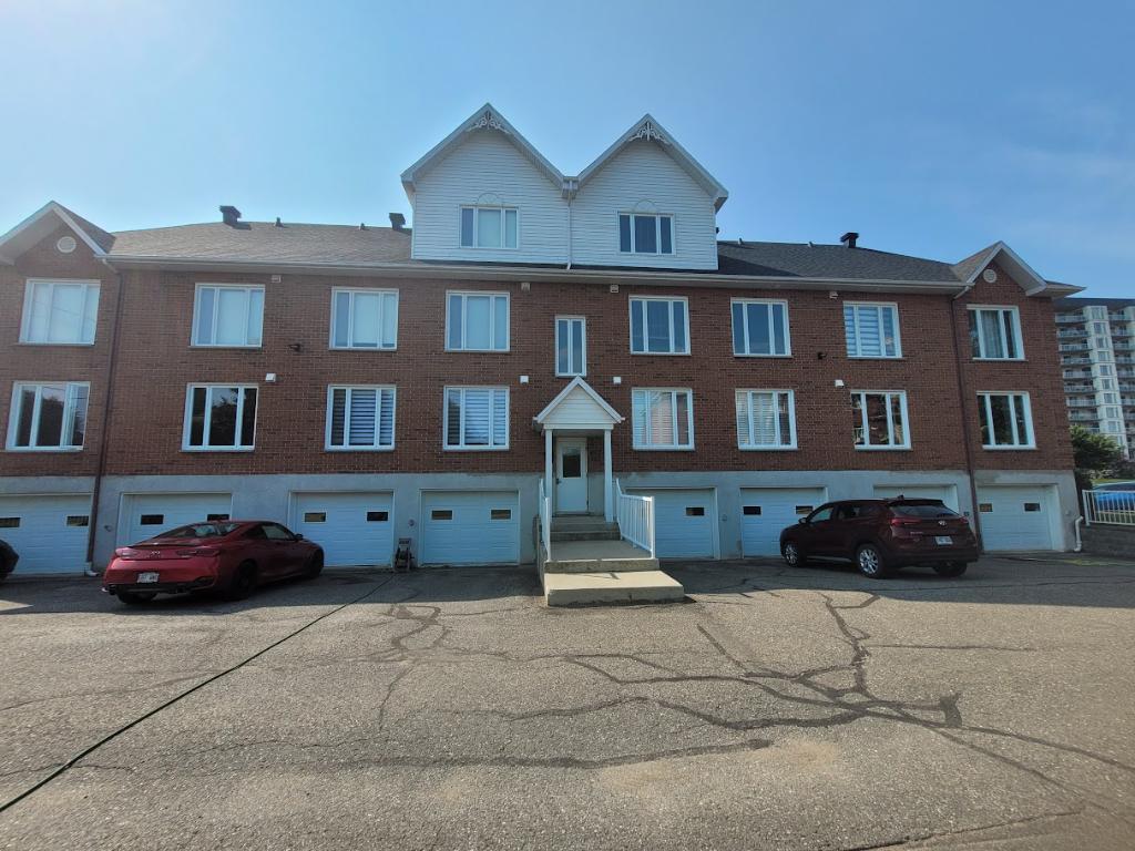 Grand 5 1/2 sur 2 étages