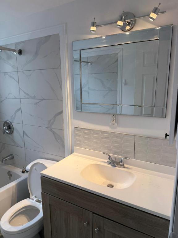 51/2 a Boisbriand dispo 1Décembre 2025 les inclus : internet 2 stationnements, Loker, Thermopompe