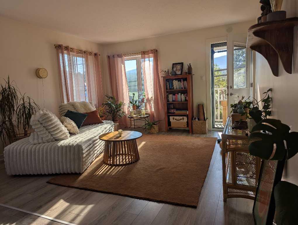 Colocation 🌞 Lumineuse et Joyeuse ! 5 1/2 Sutton