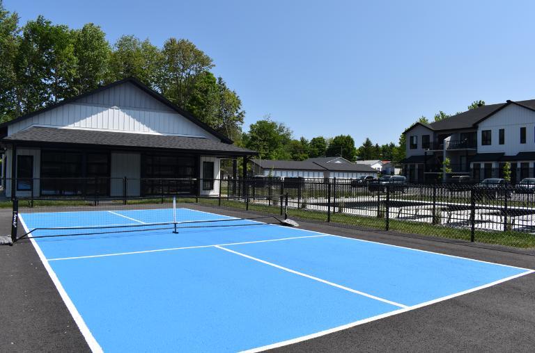 2 CH - 1 SDB - Granby - $1,600 /mo