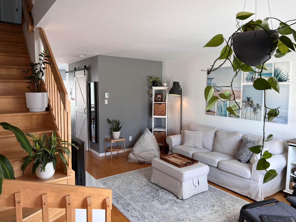 Charmant jumelé, sur 3 étages, rénové au goût du jour