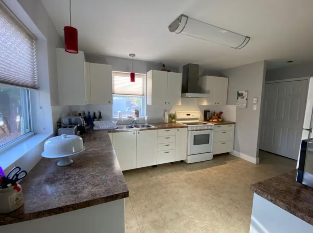 Maison à louer meublée tout inclus à Deux-Montagnes avec garage proche REM