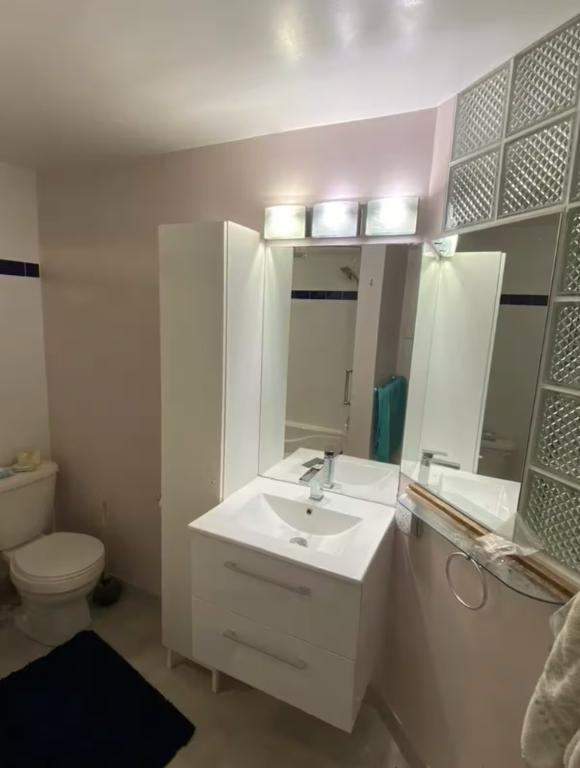 Maison à louer meublée tout inclus à Deux-Montagnes avec garage proche REM