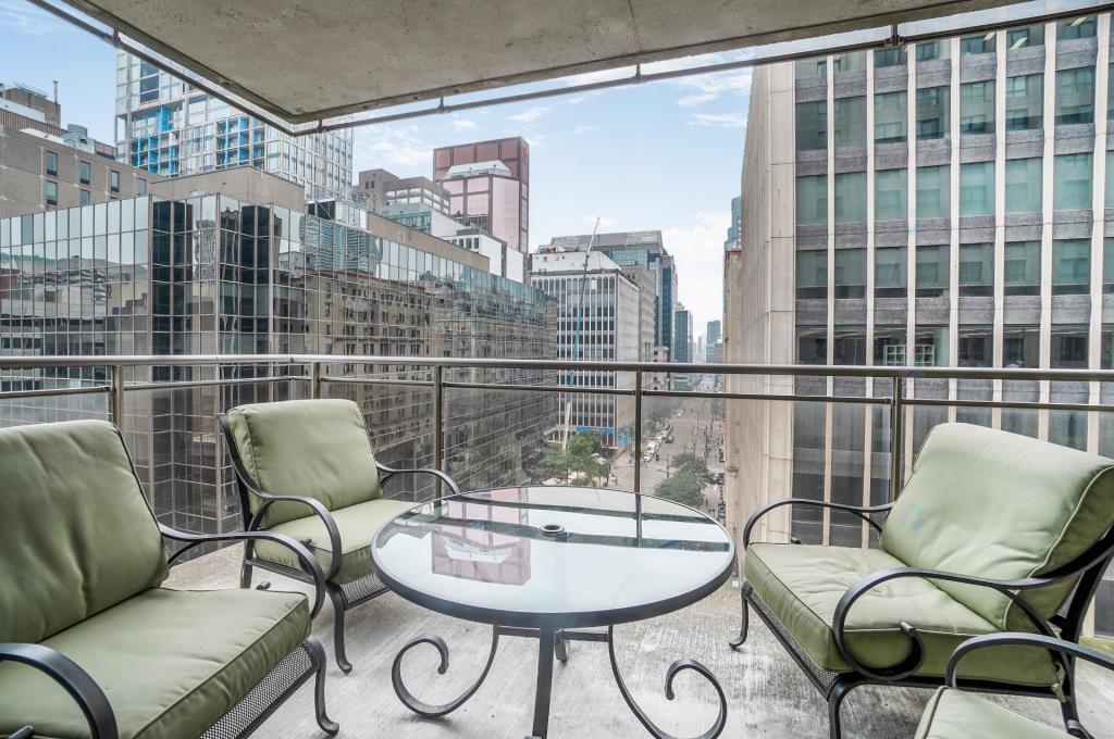 Furnished & Renovated - 20th floor - PRESTIGIOUS - Condo / apartment for reny Montreal Ville-Marie