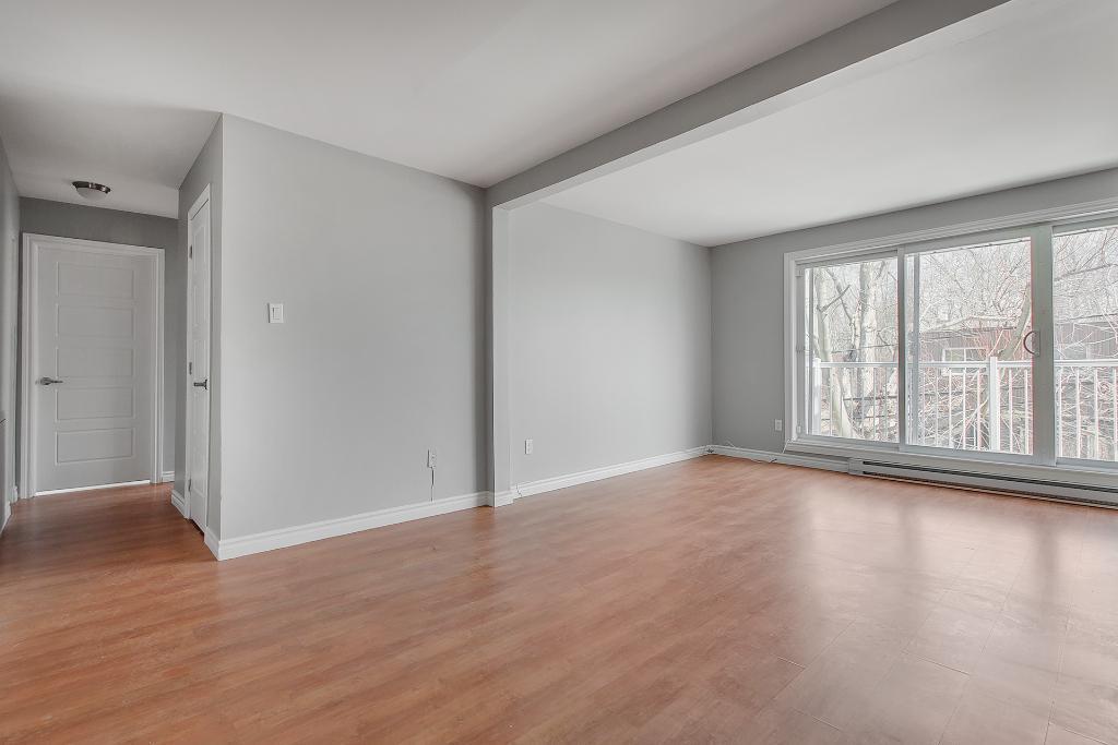 Beau Grand logement 5 ½ rénové, disponible 1er novembre, stationnement inclus, 1000pi2 + grand balcon, Duvernay