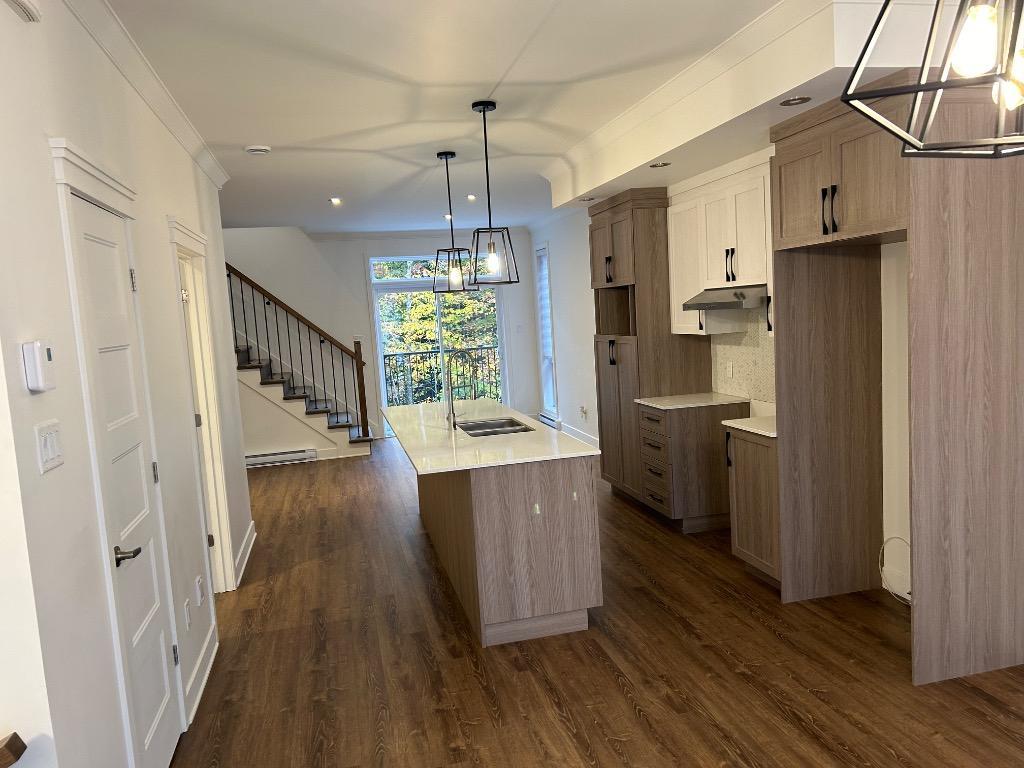 StJérome, magnifique 51/2 sur 2 étages à louer