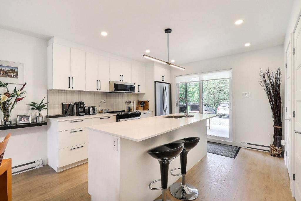 Luxueux condo neuf 4½ à louer – 1350$ / mois*