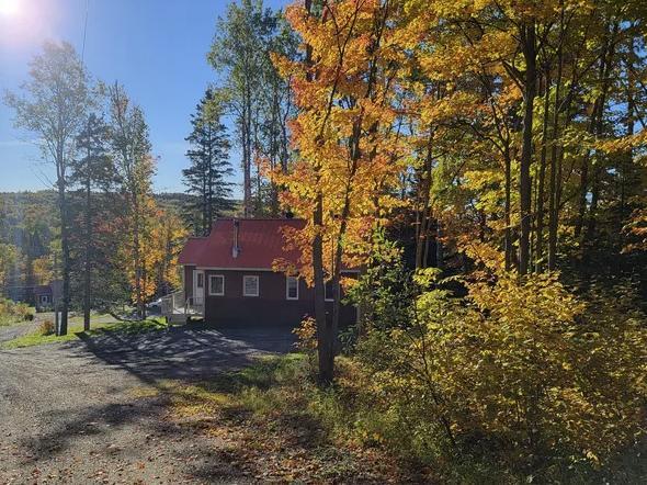 2 CH - 1 SDB - Saint-Honoré-de-Témiscouata - $2,700 /mo