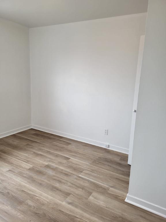 3 1/2 (1 bedroom apt) $1200 a louer Rosemont