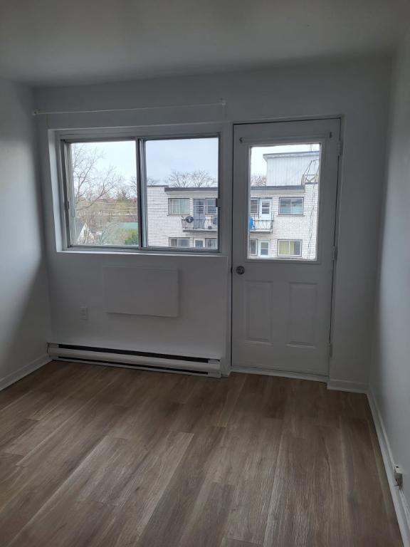 3 1/2 (1 bedroom apt) $1200 a louer Rosemont