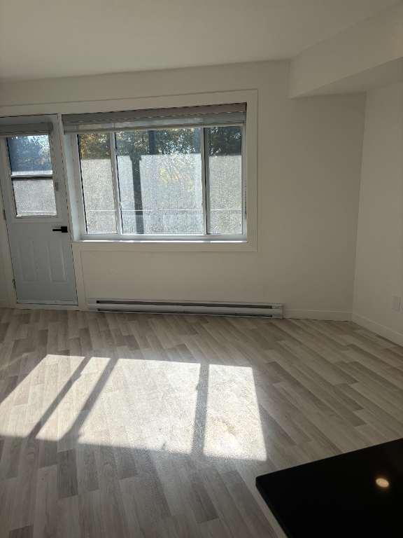 Studio rénové à louer – NDG / Métro Vendôme