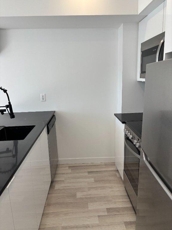 Studio rénové à louer – NDG / Métro Vendôme