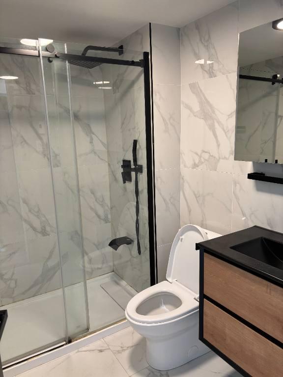 Studio rénové à louer – NDG / Métro Vendôme