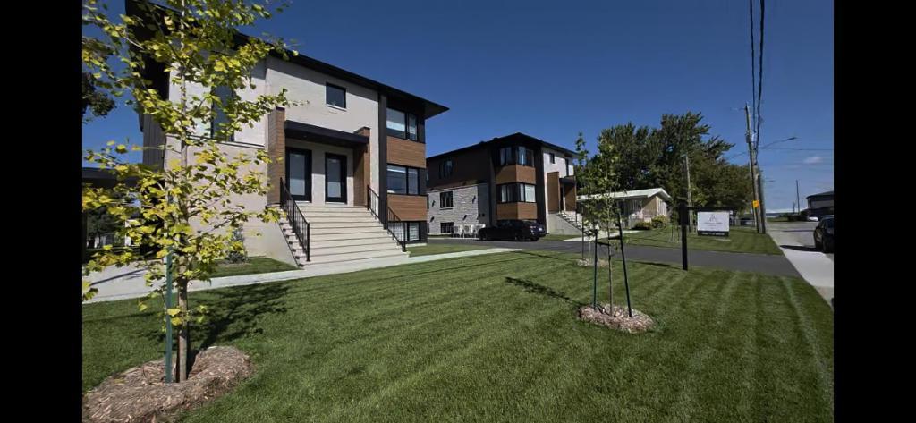 Appartement Neuf 1450' carrés St-Hyacinthe