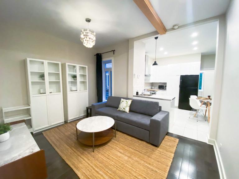 1 CH - 1 SDB - Montréal - $2,000 /mo