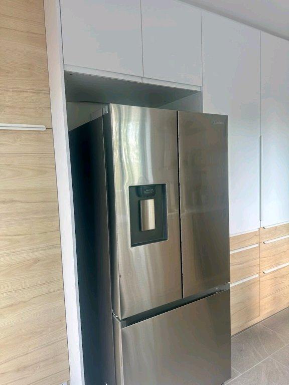 GRAND PPARTEMENT 4 1/2 SUR DEUX ÉTAGES