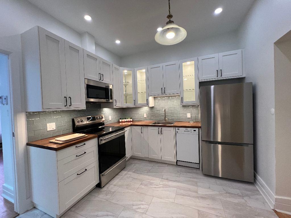 4 Bedroom downtown Montreal - Tupper street