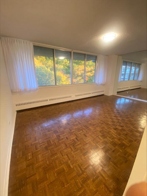 Vue imprenable & Prestige - Luxueux 5 ½ avec 2 BALCONS à Côte-des-Neiges - Piscine & Gym