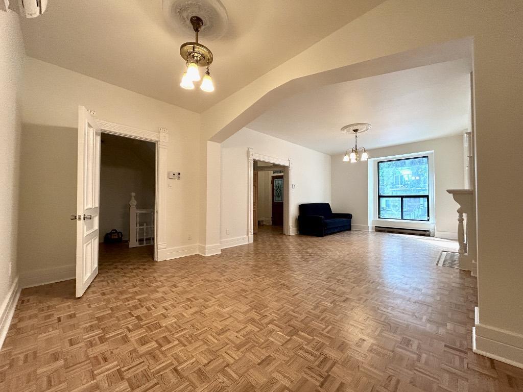 4 Bedroom downtown Montreal - Tupper street