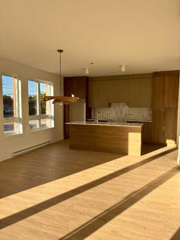 IMMEUBLE 55 ans et plus - 4 1/2 STATIONNEMENT INTÉRIEUR - ASCENSEUR