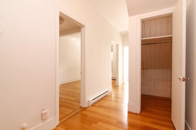 MAGNIFIQUE 4 1/2 RÉNOVÉ À VERDUN, EXCELLENT EMPLACEMENT, MÉTRO.