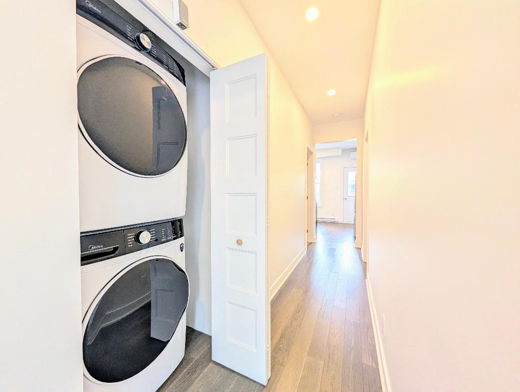 **Because You Deserve Renovated 4 1/2 w Parking, Metro Lasalle,Verdun**