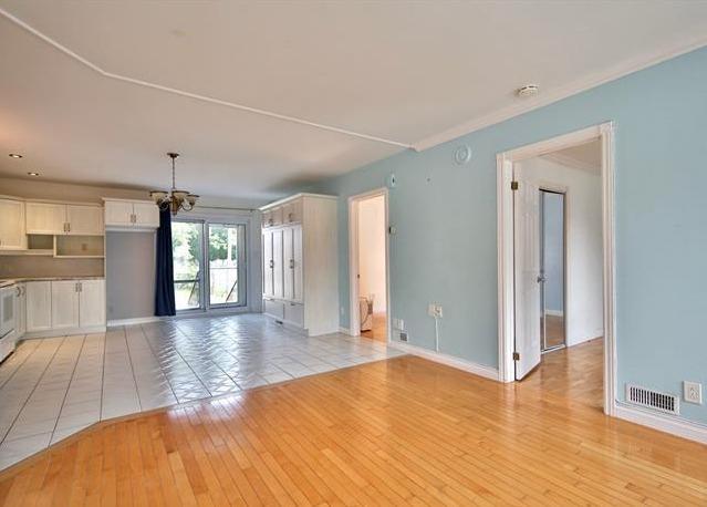 Grand 5 1/2, très propre disponible immédiatement