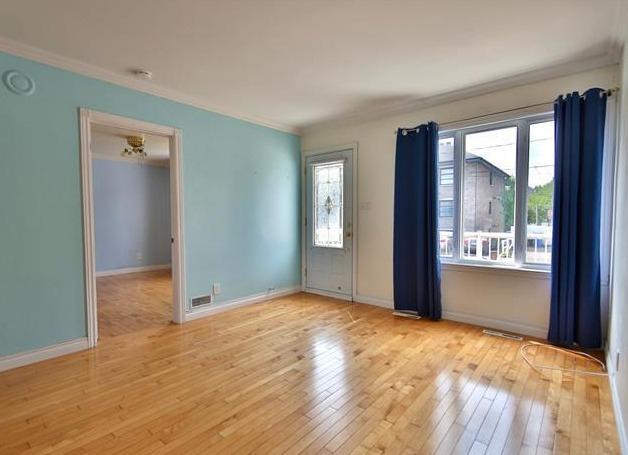 Grand 5 1/2, très propre disponible immédiatement