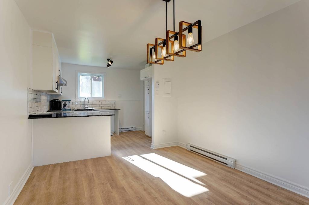 Grand 4 1/2 rénové à Mirabel - Libre maintenant - Internet inclus