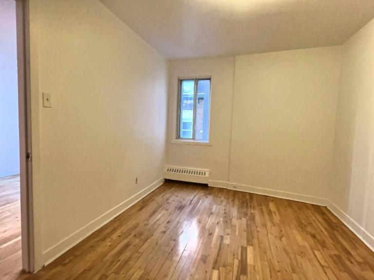 1 CH - 1 SDB - Montréal - $1,200 /mo