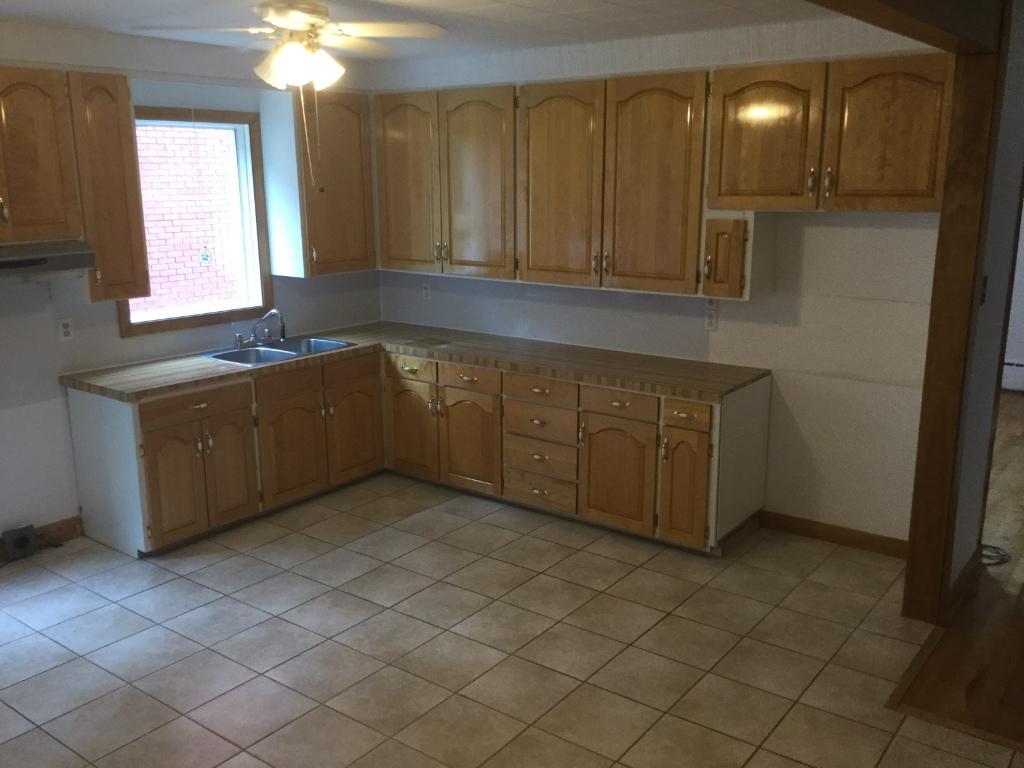 GRAND 5-1/2 À LOUER PRÈS UNIVERSITÉ DE SHERBROOKE