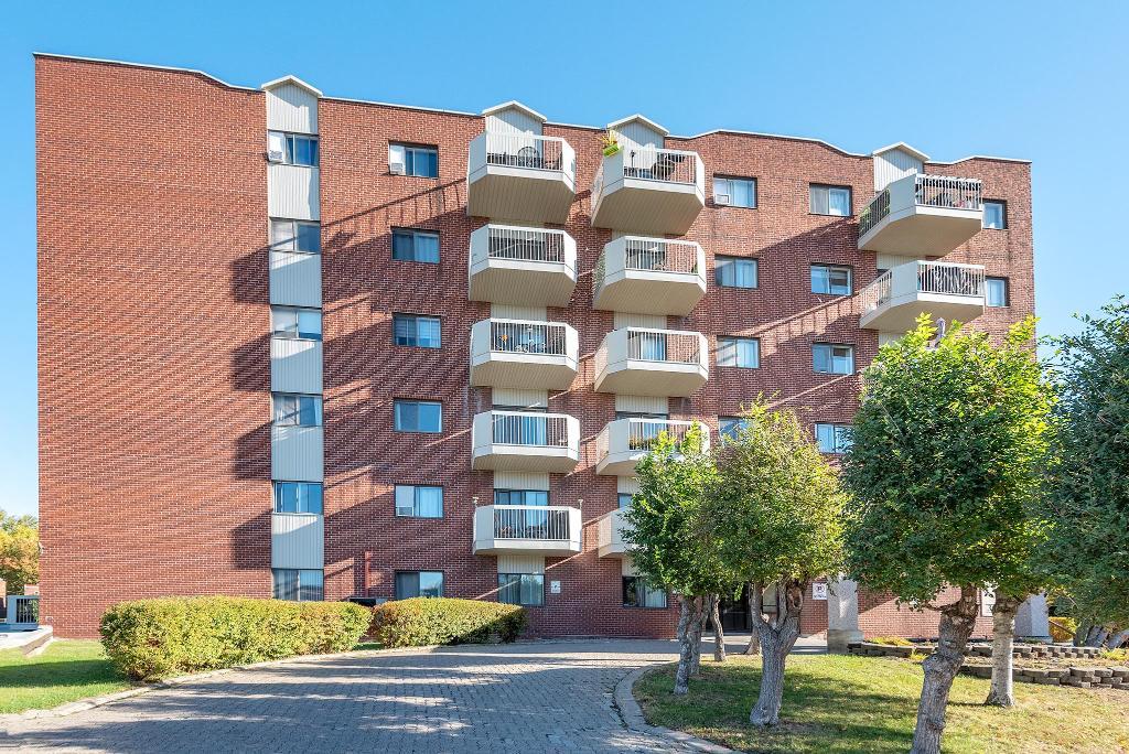 3 1/2 FRAIS PEINT SAINT-LAMBERT (IMMEUBLE BÉTON)