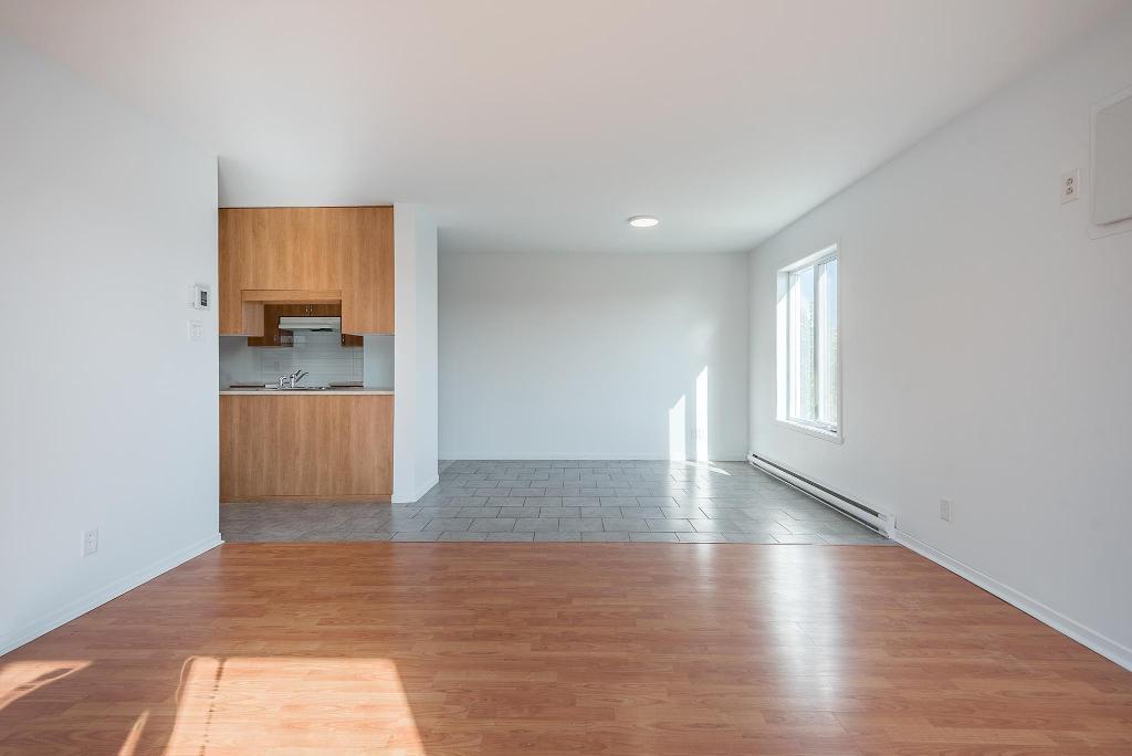 4 1/2 SAINT-BASILE-LE-GRAND adjacent SAINT-BRUNO-DE-MONTARVILLE