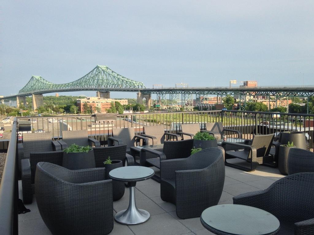 Magnifique bachelor style loft - 1400$/mois - tous frais inclus - il ne reste plus qu’à déposer votre valise - disponible le 1er Août 2025