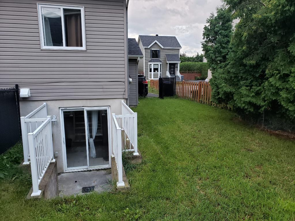 Appartement de 3 chambres à louer dans un duplex