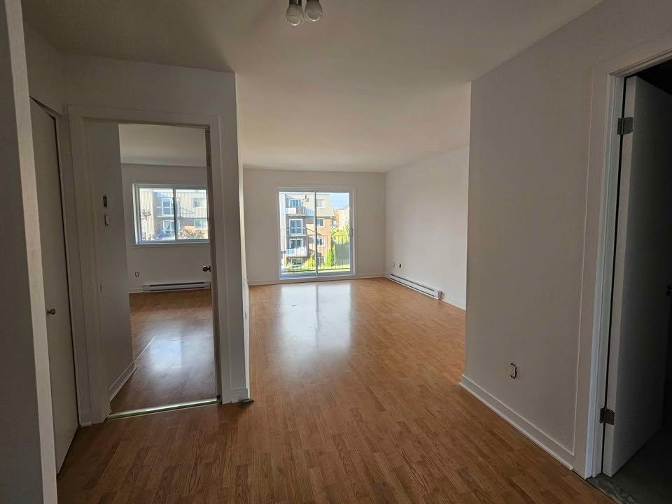 Grand 4 1/2 rénové à Varennes