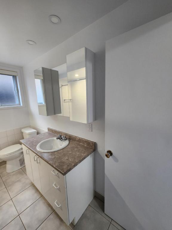 3 1/2 SEMI-MEUBLÉ 1er NOVEMBRE