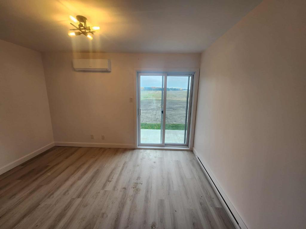 4 1/2, 1200$/mois, libre, 440 principale, St-Pie-de-Guire