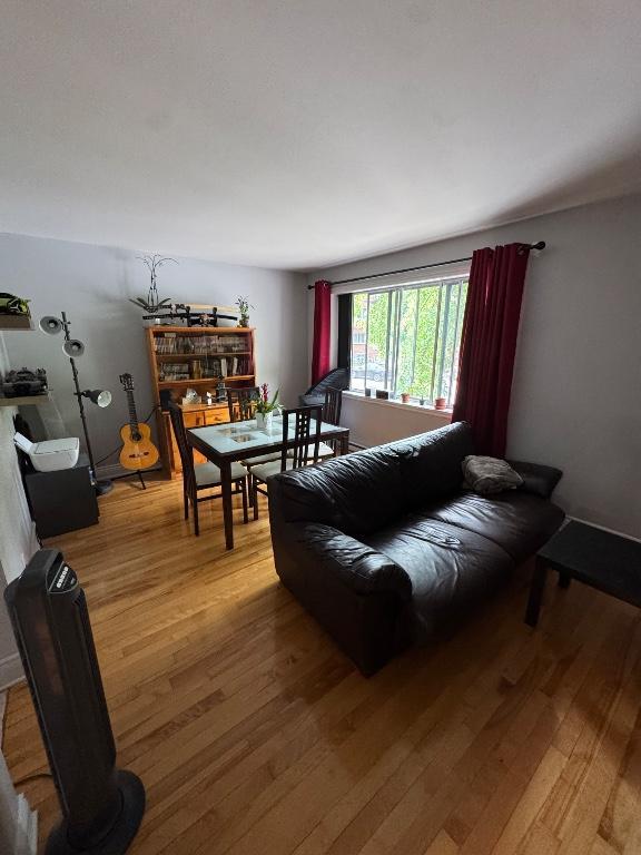 TRÈS GRAND 3 1/2 à louer à Cartierville adj. Ville St-Laurent