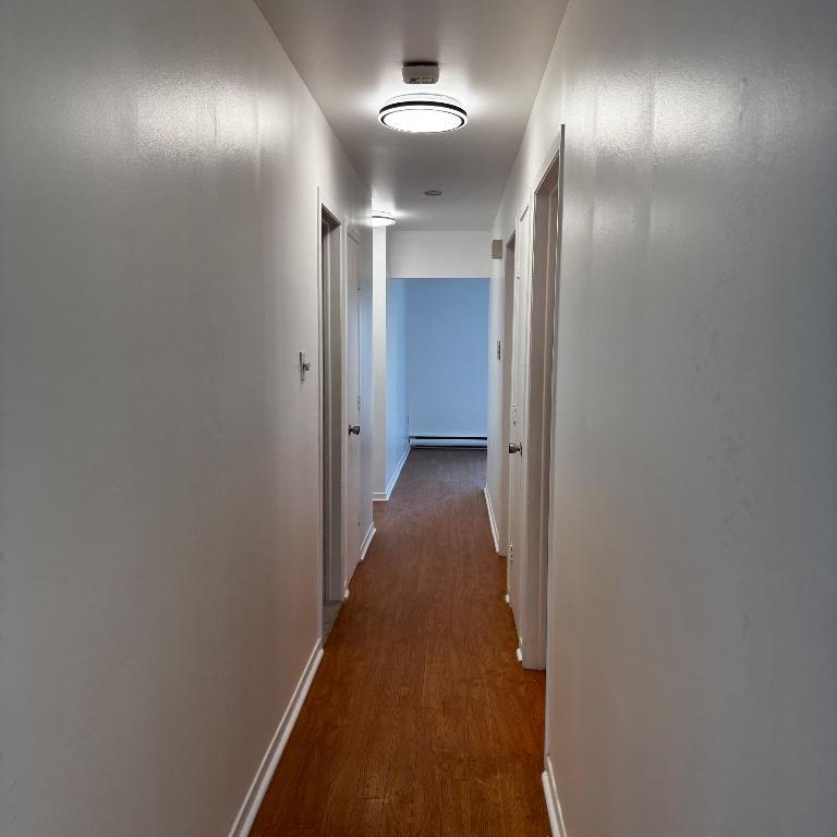 41/2 NEUF / complétement renové à louer à Saint-Eustache