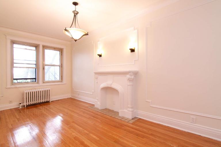 MAGNIFIQUE 4 1/2, METRO VILLA MARIA PRES VILLAGE MONKLAND