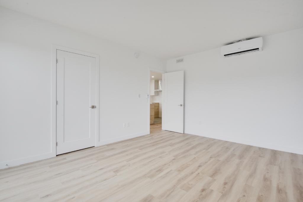 Condo 4.5 disponible 1er decembre