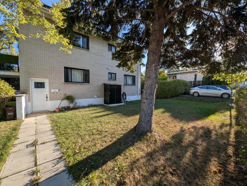 3 1/2 semi meubler sous-sol Ahuntsic