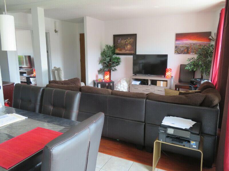 GRAND 4 ½ LEBOURGNEUF STYLE CONDO AIR CLIMATISÉE