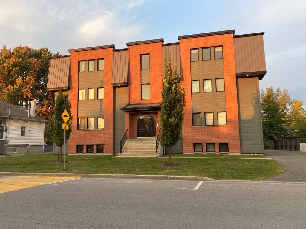 4 1/2 à louer Charlemagne 1er déc