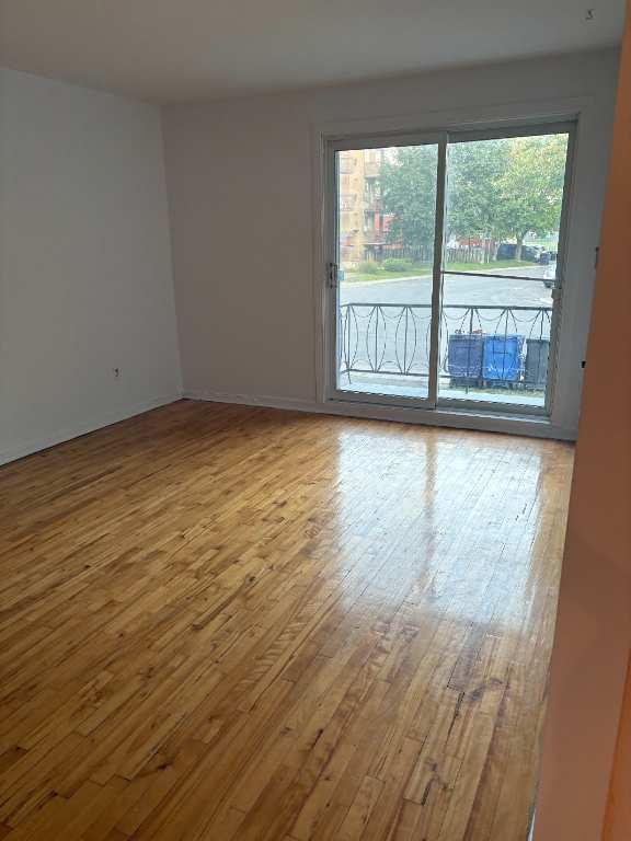 Beau 4½ à louer – Rue de Brest, Laval. Disponible dès maintenant.1450 $/mois (valeur de 1580 $/mois avec 1 mois gratuit)