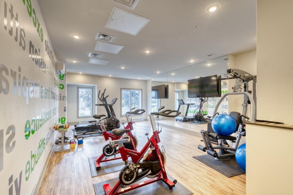 Superbe condo 3 ½ TOUT MEUBLÉ & TOUT INCLUS au Quartier Dix30 à Brossard